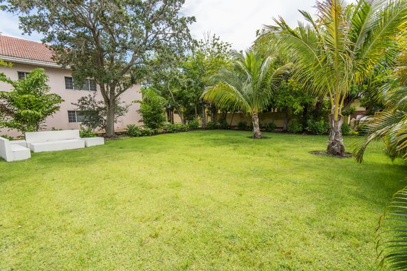 BRAND NEW, TURNKEY, GROUND FLOOR MEDICAL SUITE!: 7126 Beneva Rd, Sarasota, FL 34238